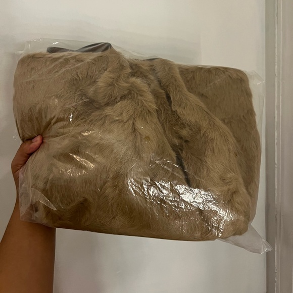 Fall Fur Purse - Picture 4 of 5